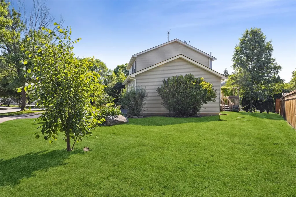 1222 Windemere Avenue Naperville IL 60564