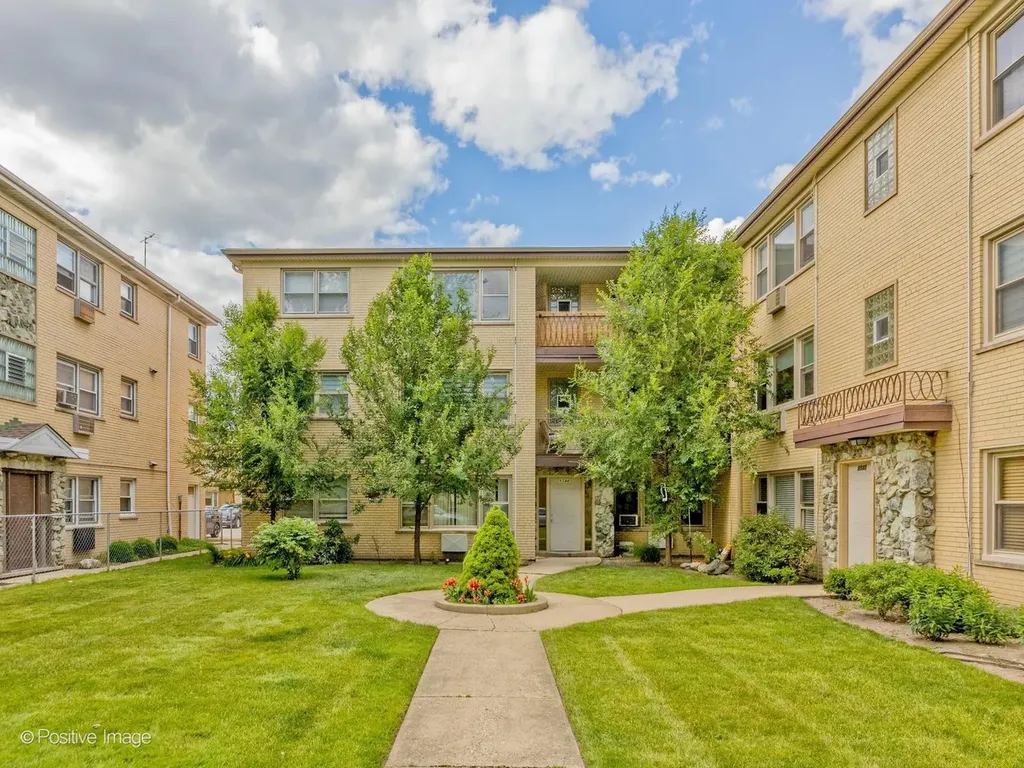8544 West Rascher Avenue Chicago IL 60656