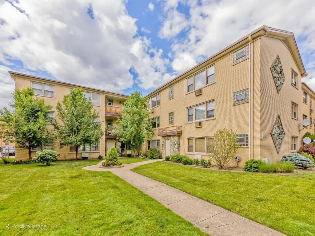 8544 West Rascher Avenue Chicago IL 60656