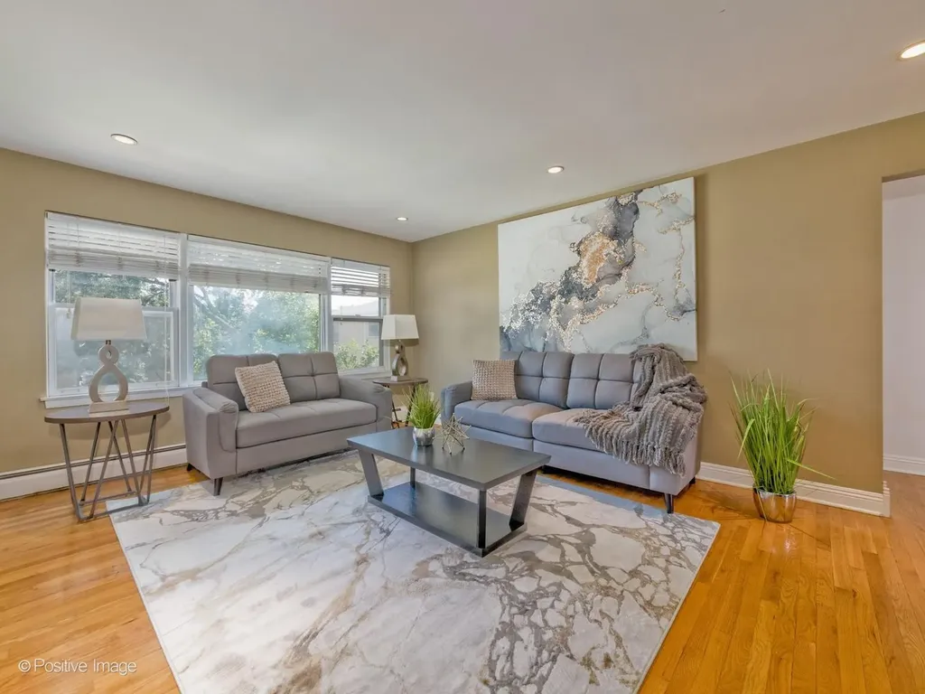 8544 West Rascher Avenue Chicago IL 60656