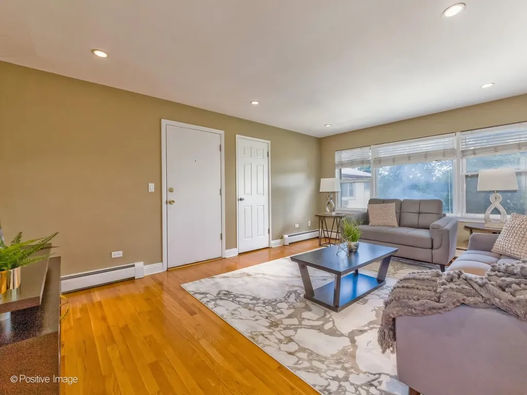 8544 West Rascher Avenue Chicago IL 60656