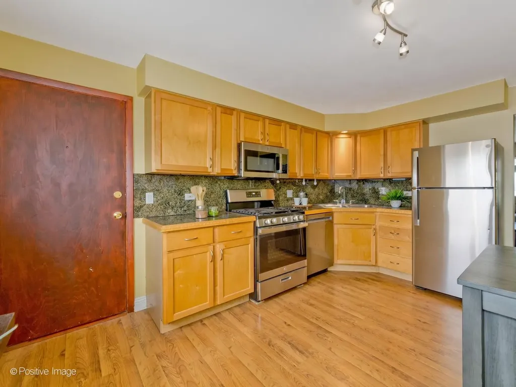 8544 West Rascher Avenue Chicago IL 60656