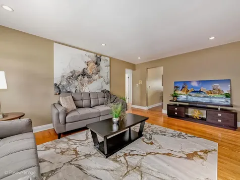 8544 West Rascher Avenue Chicago IL 60656