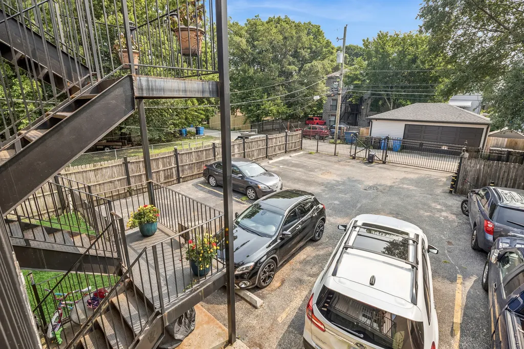 6531 South Woodlawn Avenue Chicago IL 60637