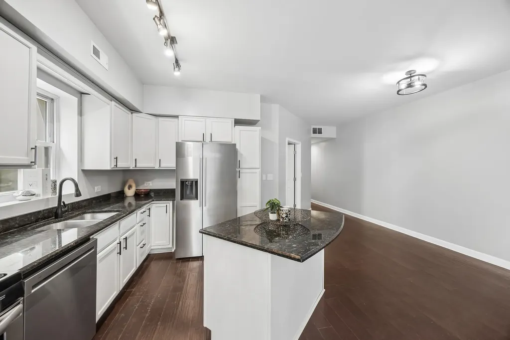 6531 South Woodlawn Avenue Chicago IL 60637