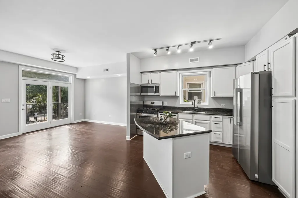 6531 South Woodlawn Avenue Chicago IL 60637