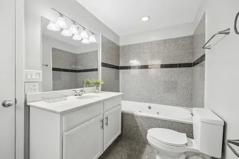 6531 South Woodlawn Avenue Chicago IL 60637