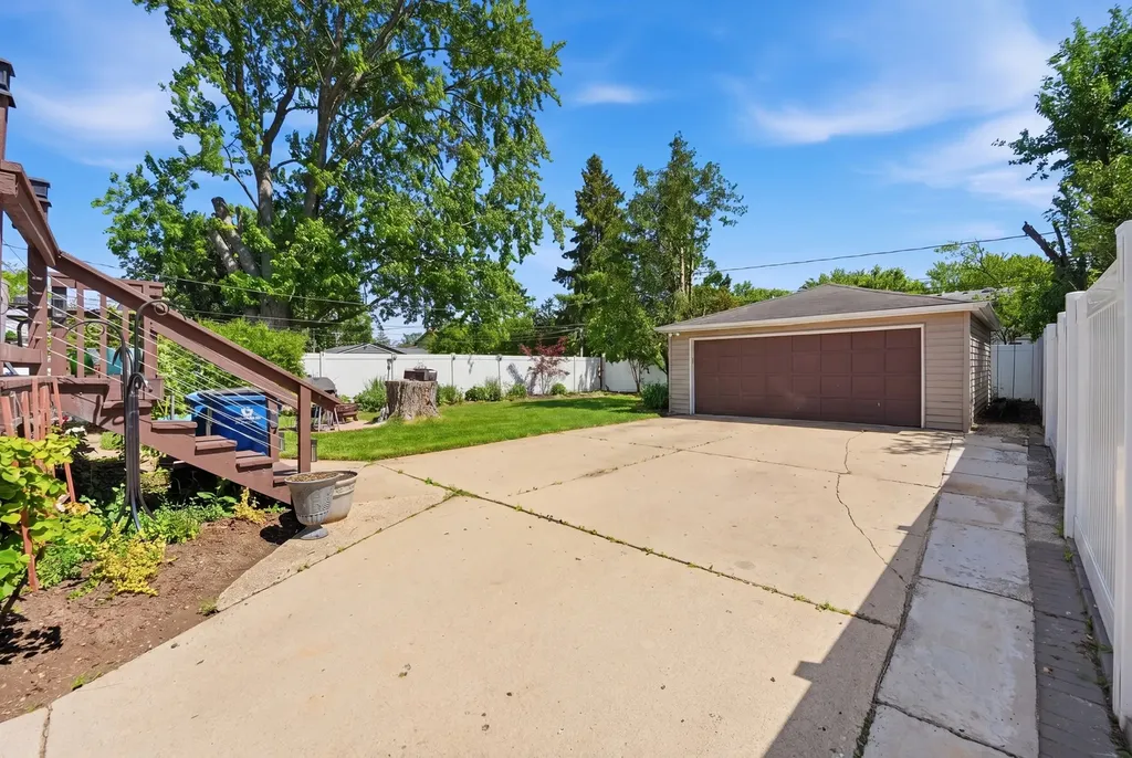 433 Norton Avenue Glendale Heights IL 60139