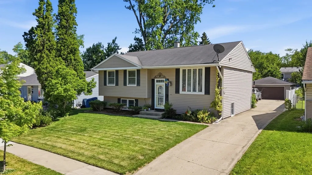 433 Norton Avenue Glendale Heights IL 60139