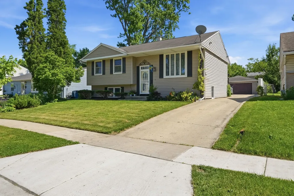 433 Norton Avenue Glendale Heights IL 60139
