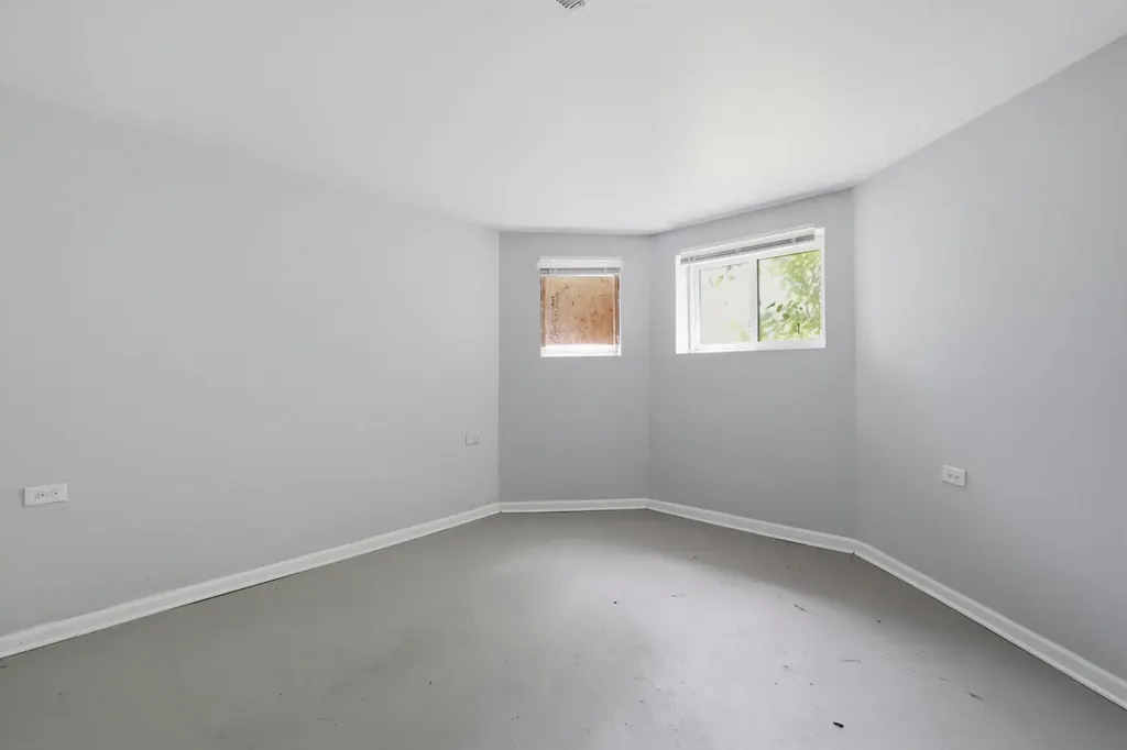 7843 South Burnham Avenue Chicago IL 60649