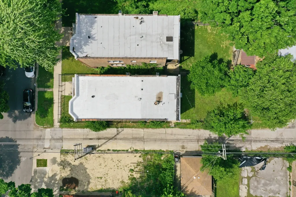 7843 South Burnham Avenue Chicago IL 60649