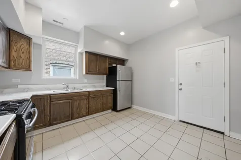 7843 South Burnham Avenue Chicago IL 60649