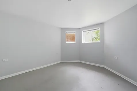 7843 South Burnham Avenue Chicago IL 60649