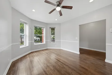 7843 South Burnham Avenue Chicago IL 60649