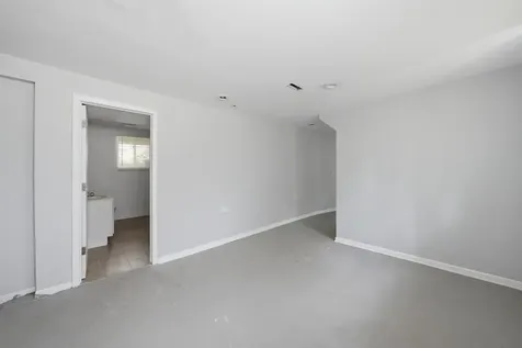 7843 South Burnham Avenue Chicago IL 60649