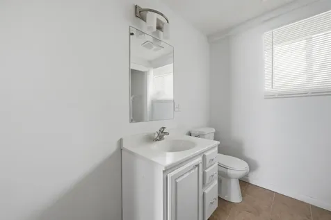 7843 South Burnham Avenue Chicago IL 60649