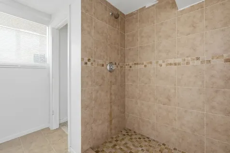 7843 South Burnham Avenue Chicago IL 60649