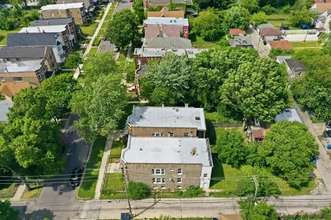 7843 South Burnham Avenue Chicago IL 60649