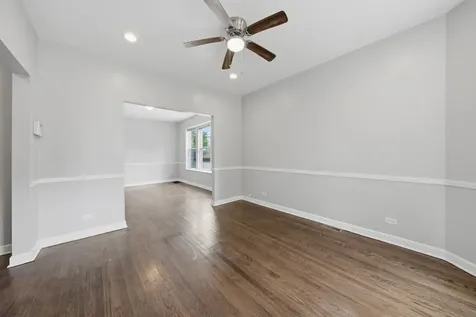 7843 South Burnham Avenue Chicago IL 60649