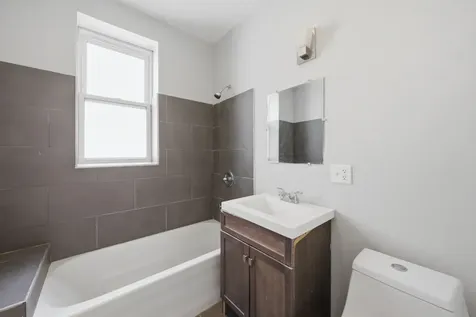 7843 South Burnham Avenue Chicago IL 60649