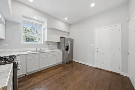7843 South Burnham Avenue Chicago IL 60649