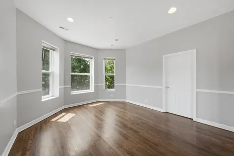 7843 South Burnham Avenue Chicago IL 60649