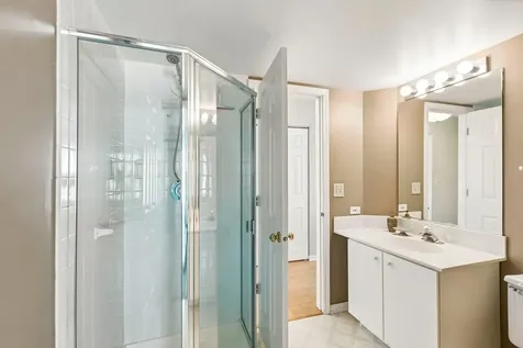 6743 East Wellsley Court Gurnee IL 60031