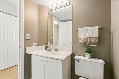 6743 East Wellsley Court Gurnee IL 60031