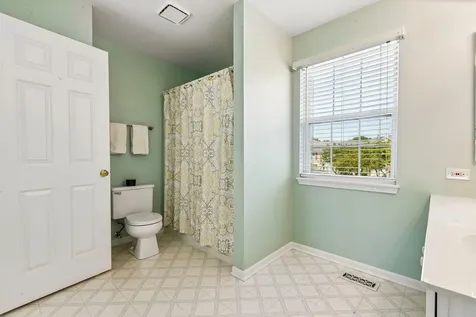 6743 East Wellsley Court Gurnee IL 60031
