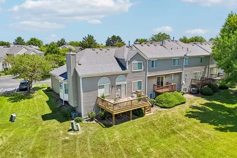 6743 East Wellsley Court Gurnee IL 60031