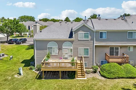 6743 East Wellsley Court Gurnee IL 60031