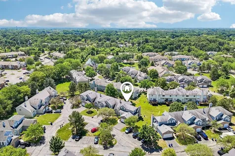 6743 East Wellsley Court Gurnee IL 60031