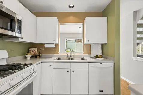 6743 East Wellsley Court Gurnee IL 60031