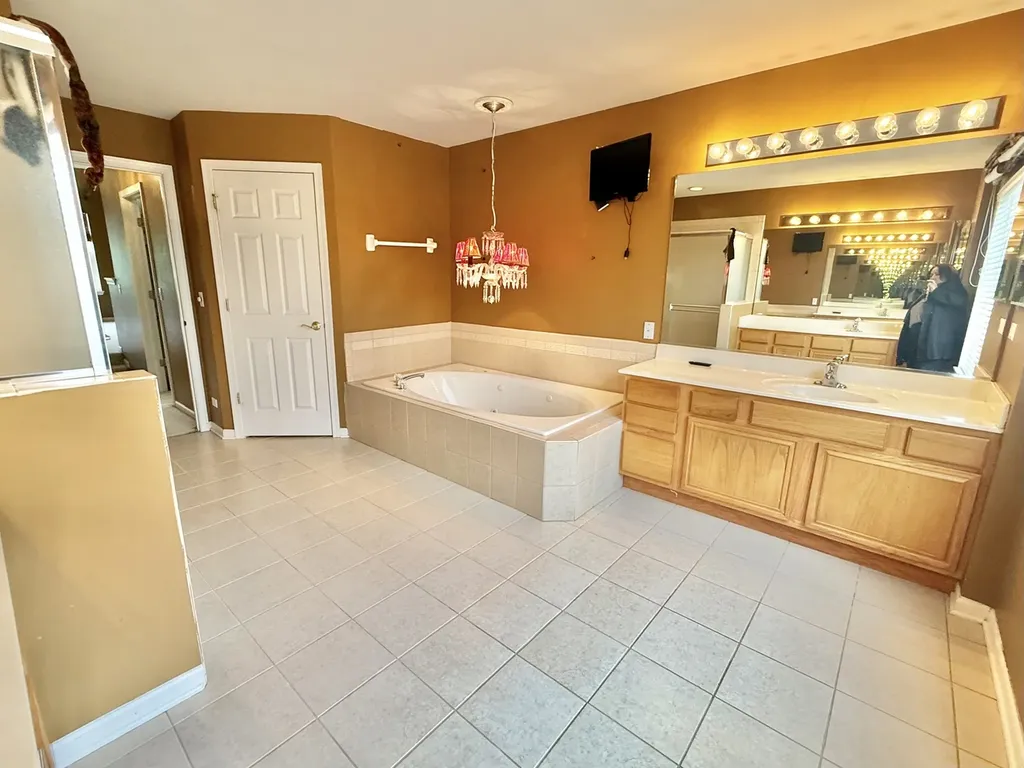 24142 Mill Creek Lane Plainfield IL 60586