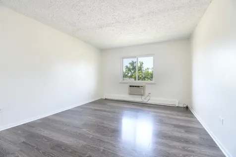 655 Deepwoods Drive Mundelein IL 60060