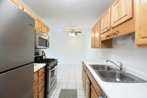 655 Deepwoods Drive Mundelein IL 60060