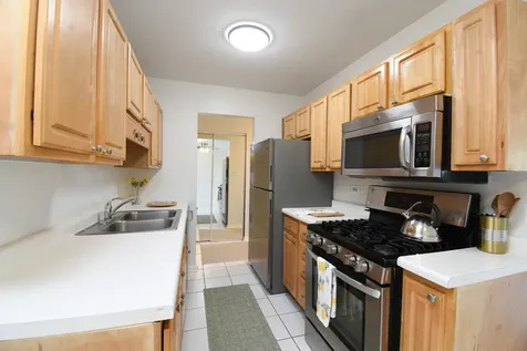 655 Deepwoods Drive Mundelein IL 60060