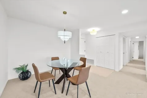 1400 North Yarmouth Place Mount Prospect IL 60056