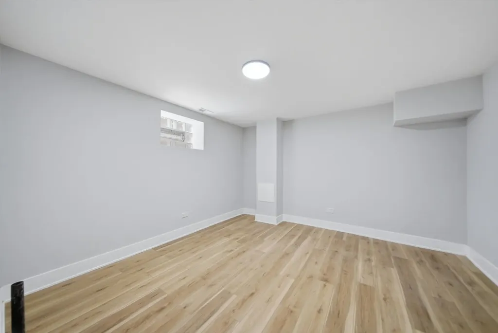 8049 South Kimbark Avenue Chicago IL 60619