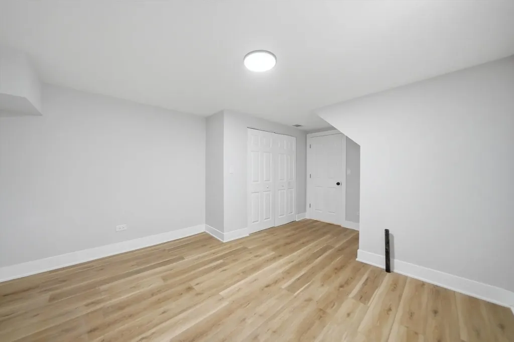 8049 South Kimbark Avenue Chicago IL 60619