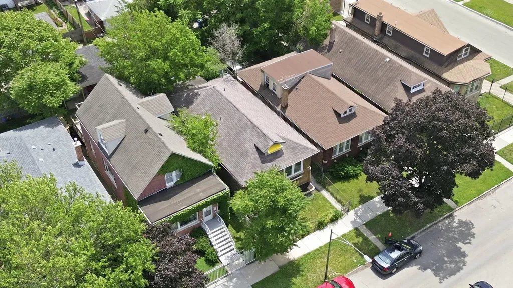 8049 South Kimbark Avenue Chicago IL 60619