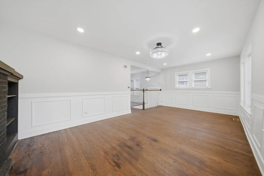 8049 South Kimbark Avenue Chicago IL 60619