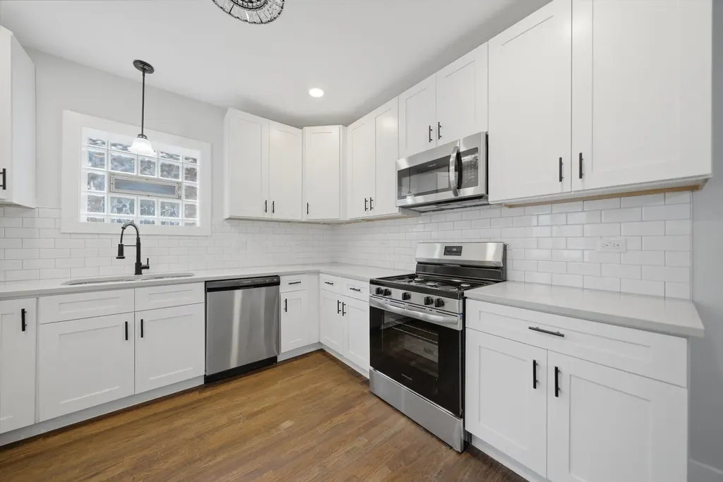8049 South Kimbark Avenue Chicago IL 60619