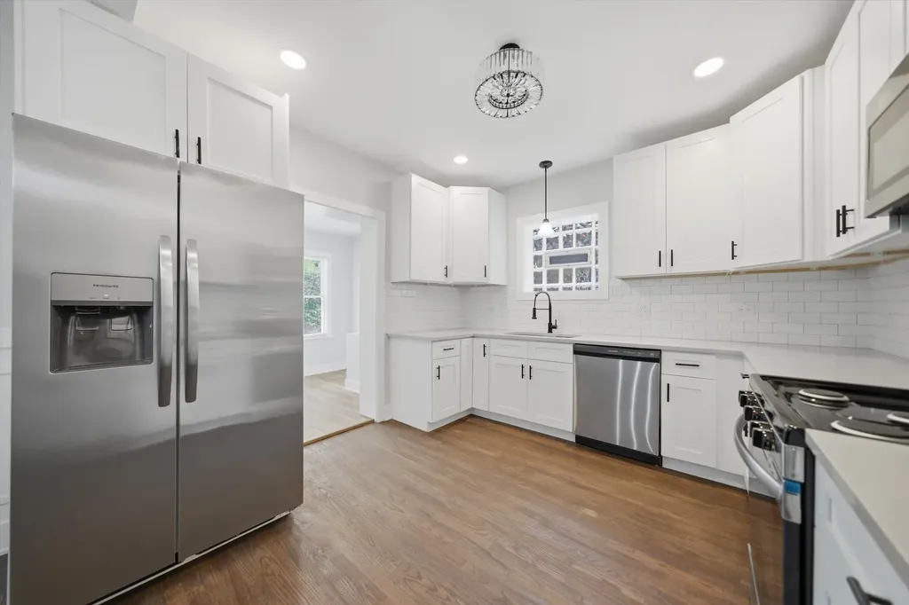 8049 South Kimbark Avenue Chicago IL 60619