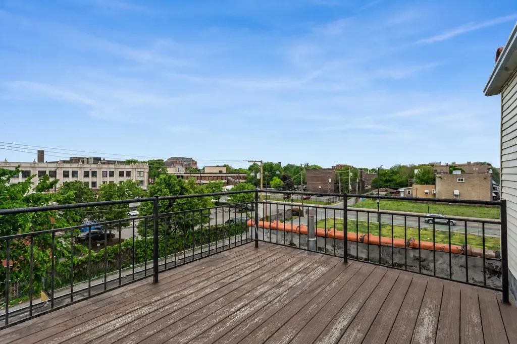 3143 West Warren Boulevard Chicago IL 60612