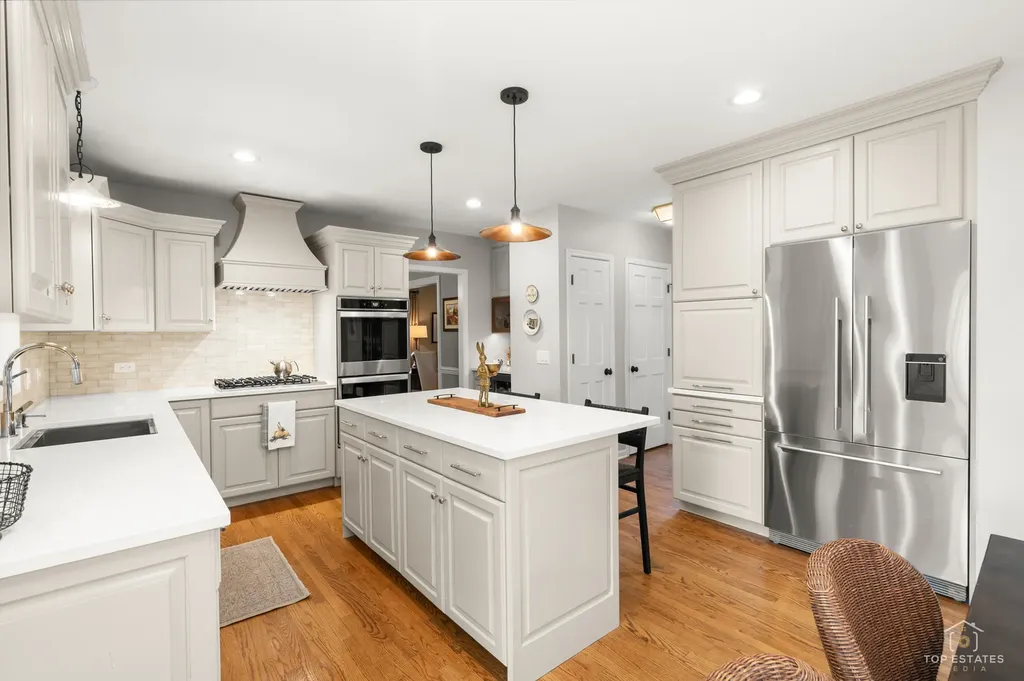 158 Derby Glen Drive Glen Ellyn IL 60137