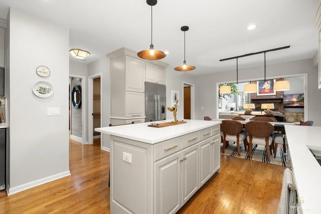 158 Derby Glen Drive Glen Ellyn IL 60137
