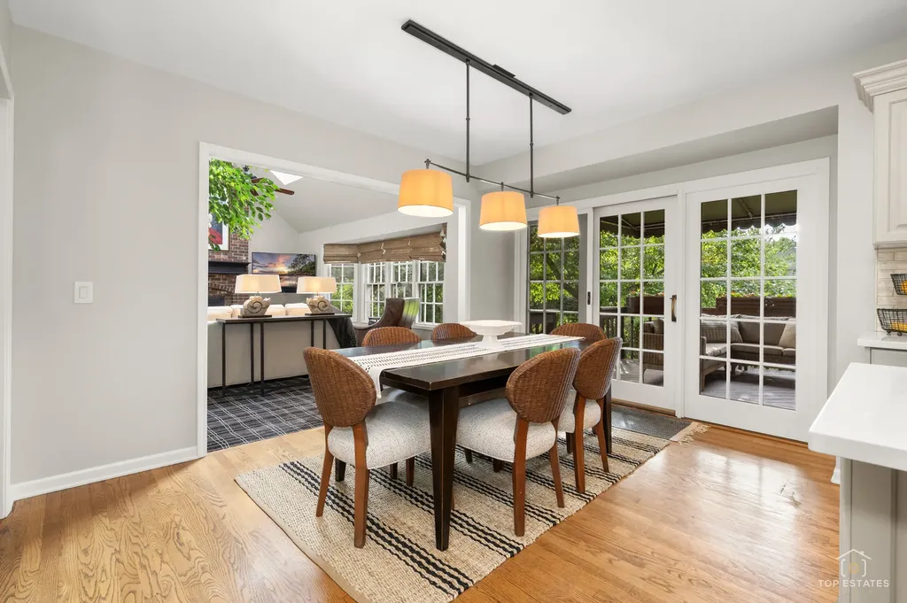 158 Derby Glen Drive Glen Ellyn IL 60137