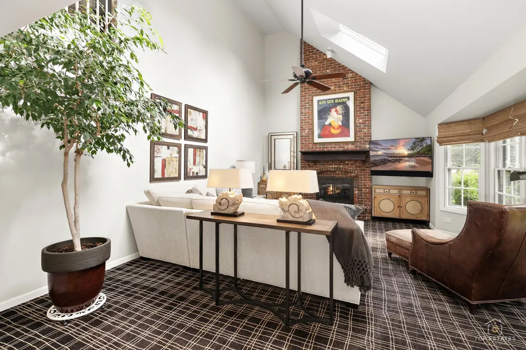 158 Derby Glen Drive Glen Ellyn IL 60137